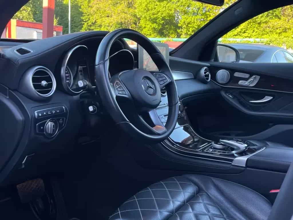 Mercedes-Benz GLC 300 Coupe 4Matic AMG/DESIGNO*MEMORY**VOLL** 04/2018-photo-10