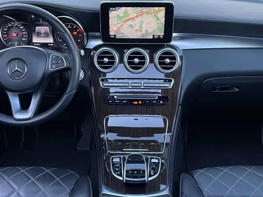 Mercedes-Benz GLC 300 Coupe 4Matic AMG/DESIGNO*MEMORY**VOLL** 04/2018-photo-36