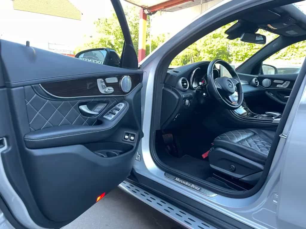 Mercedes-Benz GLC 300 Coupe 4Matic AMG/DESIGNO*MEMORY**VOLL** 04/2018-photo-9