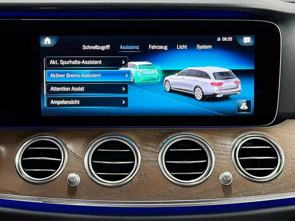 Mercedes-Benz E-Class 220 D T 9G-TRONIC AVANTGARDE *AUS 1 HAND* 01/2021-photo-11