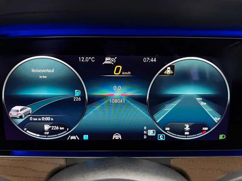 Mercedes-Benz E-Class 220 D T 9G-TRONIC AVANTGARDE *AUS 1 HAND* 01/2021-photo-0