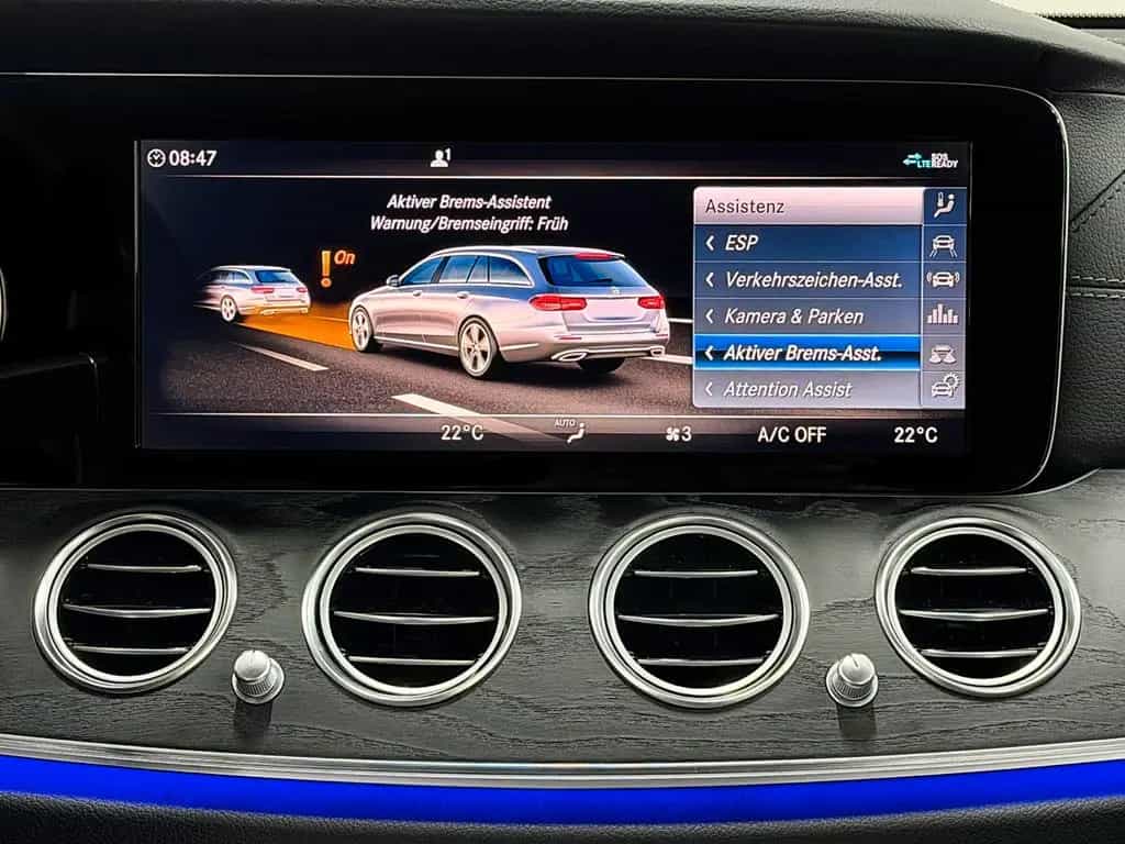 Mercedes-Benz E-Class 220 D T 9G-TRONIC AMG-LINE *TOP-ZUSTAND* 12/2018-photo-12