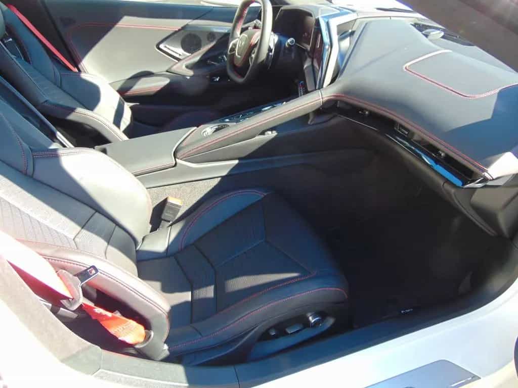 Corvette C8 Cabrio 3LT Europamodell Neuwagen Front Lift 05/2026-photo-18