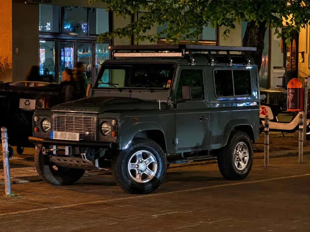 Land Rover Defender 90 TD4 - 85tkm - Station Wagon E 12/2009-photo-2