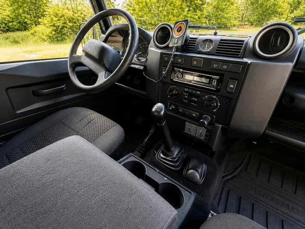 Land Rover Defender 90 TD4 - 85tkm - Station Wagon E 12/2009-photo-4