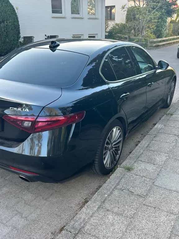 Alfa Romeo Giulia 2.0 Turbo 16V 147kW AT8 Lusso Ti Lusso Ti 06/2018-photo-2