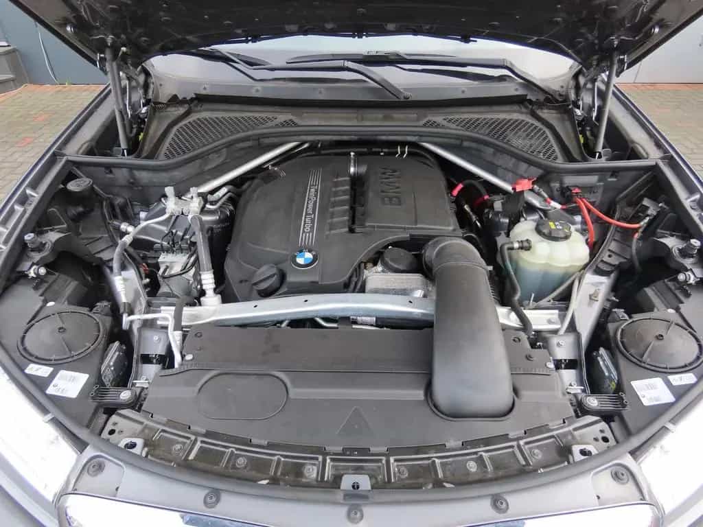 BMW X5 xDrive35i HeadUp Kamera Leder Sitzh. 03/2018-photo-17