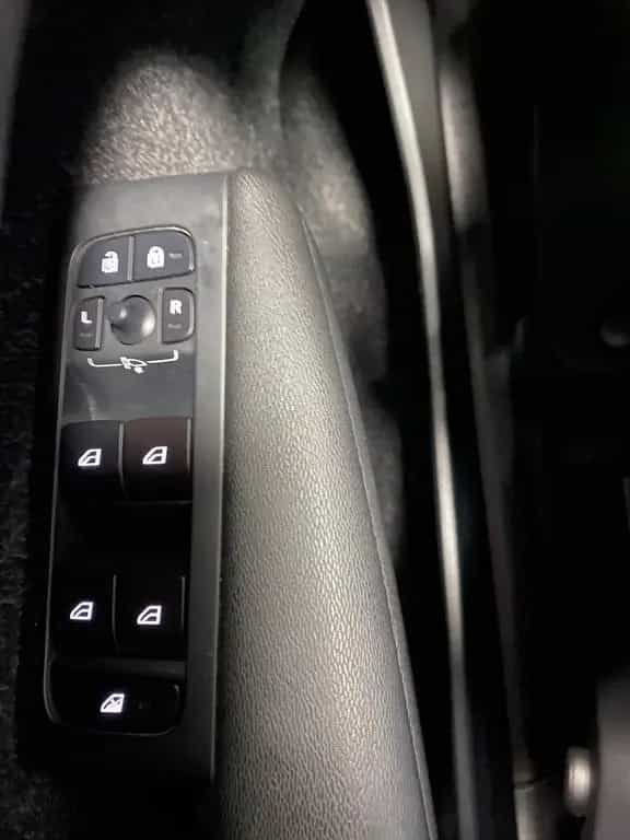 Volvo XC40 KLIMA+RFK+PDC+NAVI+SITZHEIZ+4x4+AHK+ALU+LED 03/2019-photo-19