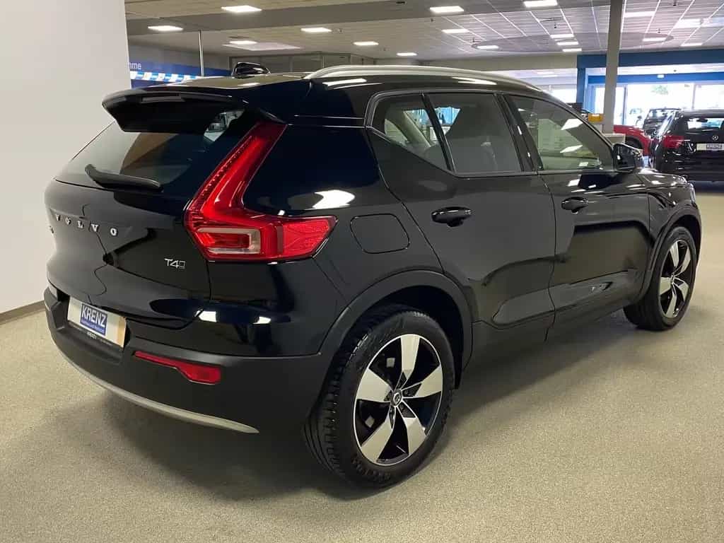 Volvo XC40 KLIMA+RFK+PDC+NAVI+SITZHEIZ+4x4+AHK+ALU+LED 03/2019-photo-3