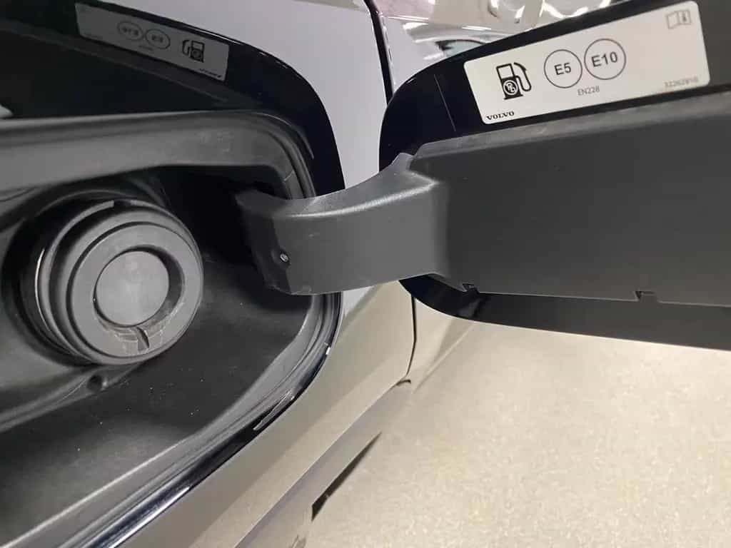 Volvo XC40 KLIMA+RFK+PDC+NAVI+SITZHEIZ+4x4+AHK+ALU+LED 03/2019-photo-30