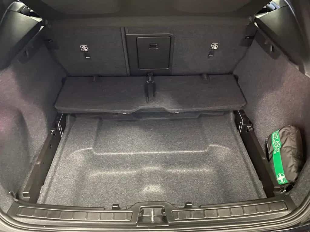 Volvo XC40 KLIMA+RFK+PDC+NAVI+SITZHEIZ+4x4+AHK+ALU+LED 03/2019-photo-32