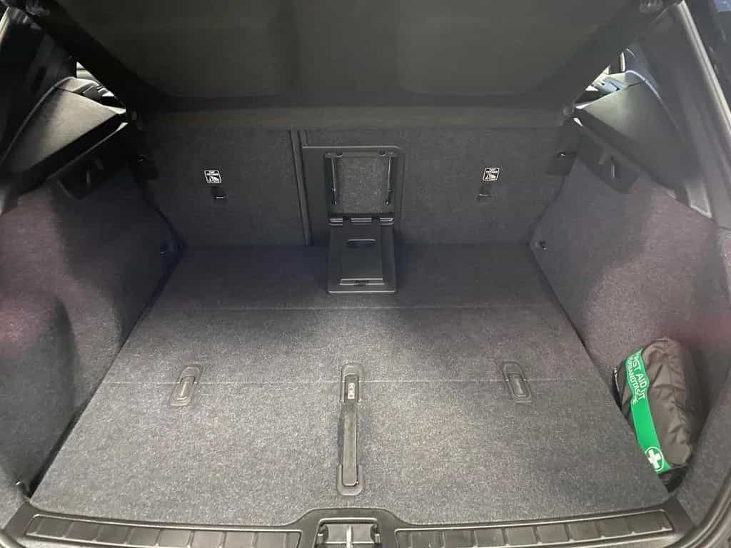 Volvo XC40 KLIMA+RFK+PDC+NAVI+SITZHEIZ+4x4+AHK+ALU+LED 03/2019-photo-35
