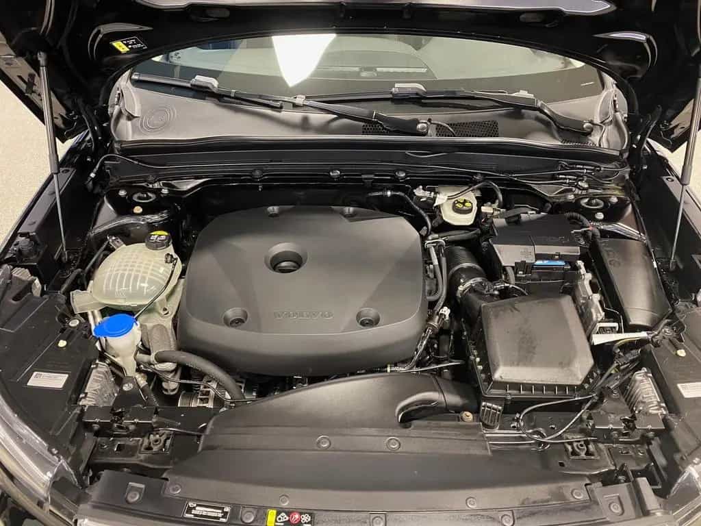 Volvo XC40 KLIMA+RFK+PDC+NAVI+SITZHEIZ+4x4+AHK+ALU+LED 03/2019-photo-38