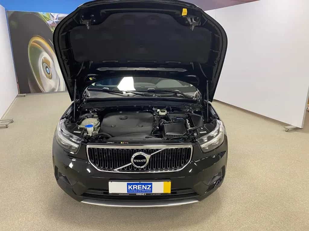 Volvo XC40 KLIMA+RFK+PDC+NAVI+SITZHEIZ+4x4+AHK+ALU+LED 03/2019-photo-39