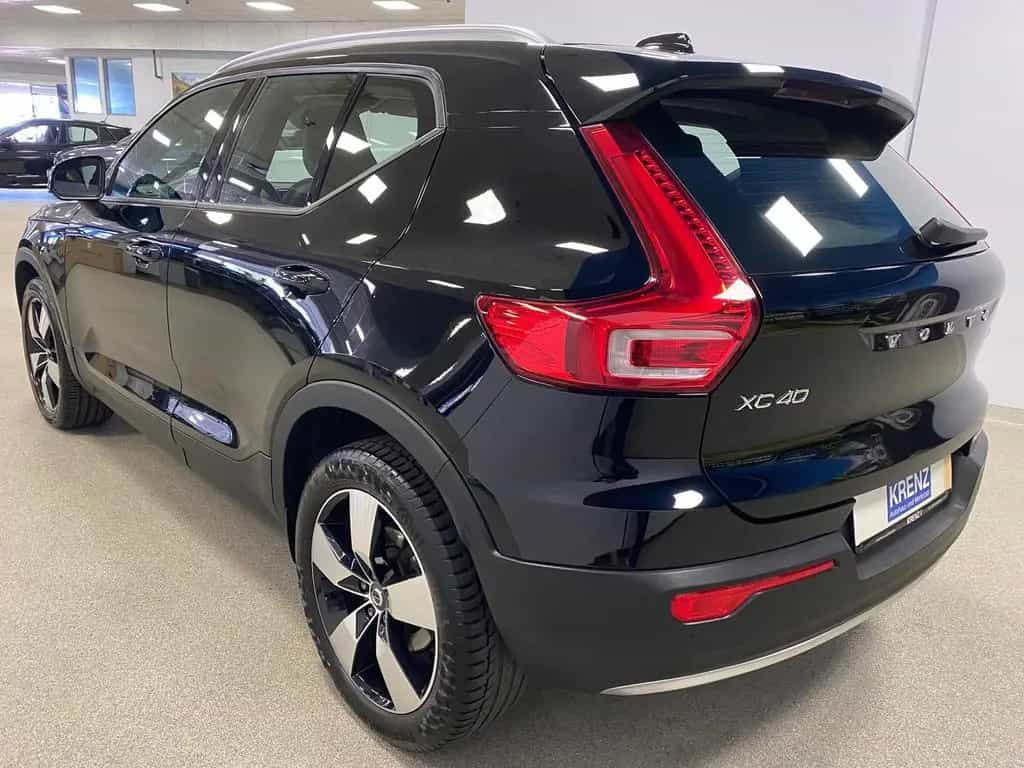 Volvo XC40 KLIMA+RFK+PDC+NAVI+SITZHEIZ+4x4+AHK+ALU+LED 03/2019-photo-5