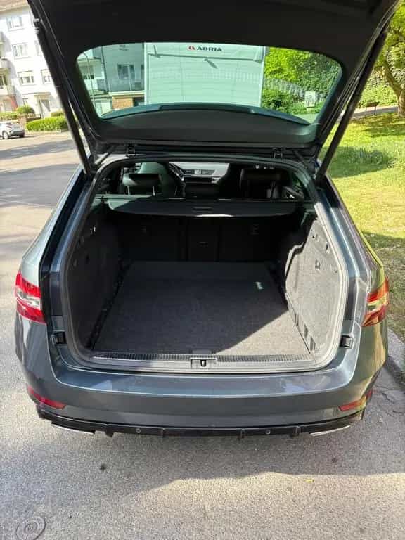 Skoda Superb Sportline Allrad Canton Standheizung Pano 11/2017-photo-14