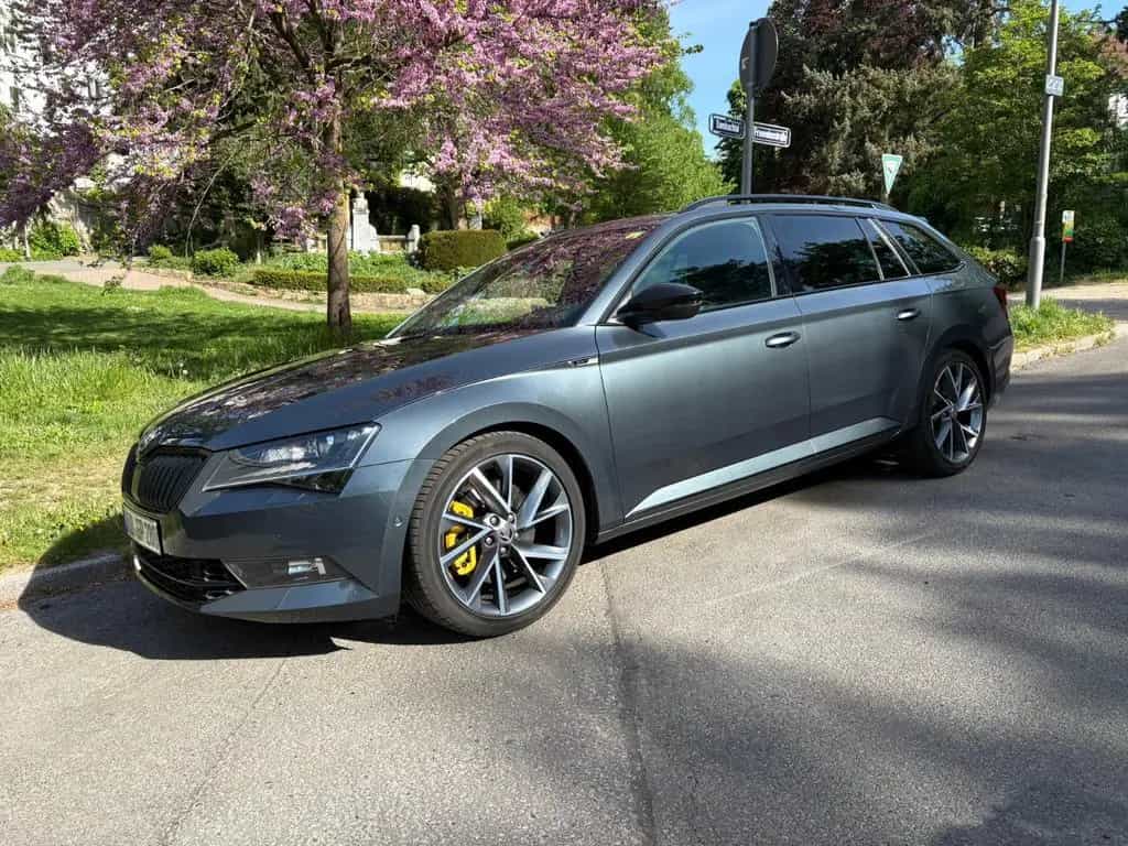 Skoda Superb Sportline Allrad Canton Standheizung Pano 11/2017-photo-2