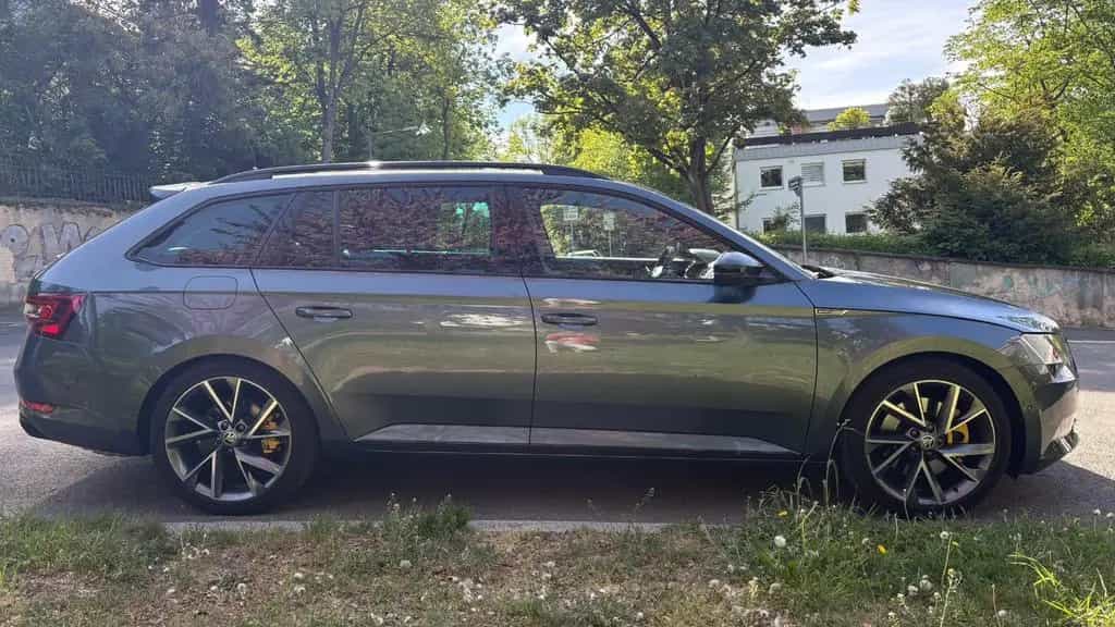 Skoda Superb Sportline Allrad Canton Standheizung Pano 11/2017-photo-4
