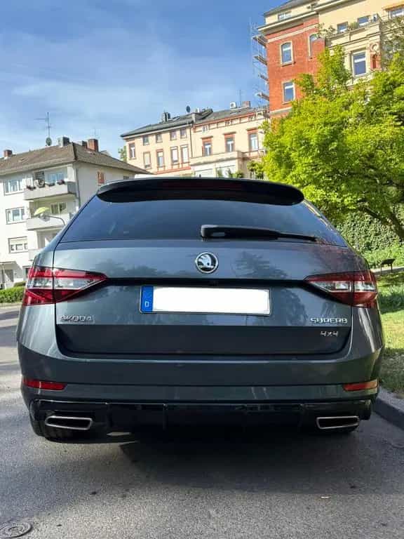 Skoda Superb Sportline Allrad Canton Standheizung Pano 11/2017-photo-5