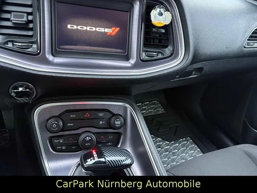 Dodge Challenger 08/2021-photo-17