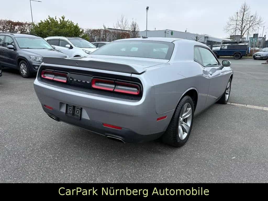 Dodge Challenger 08/2021-photo-4