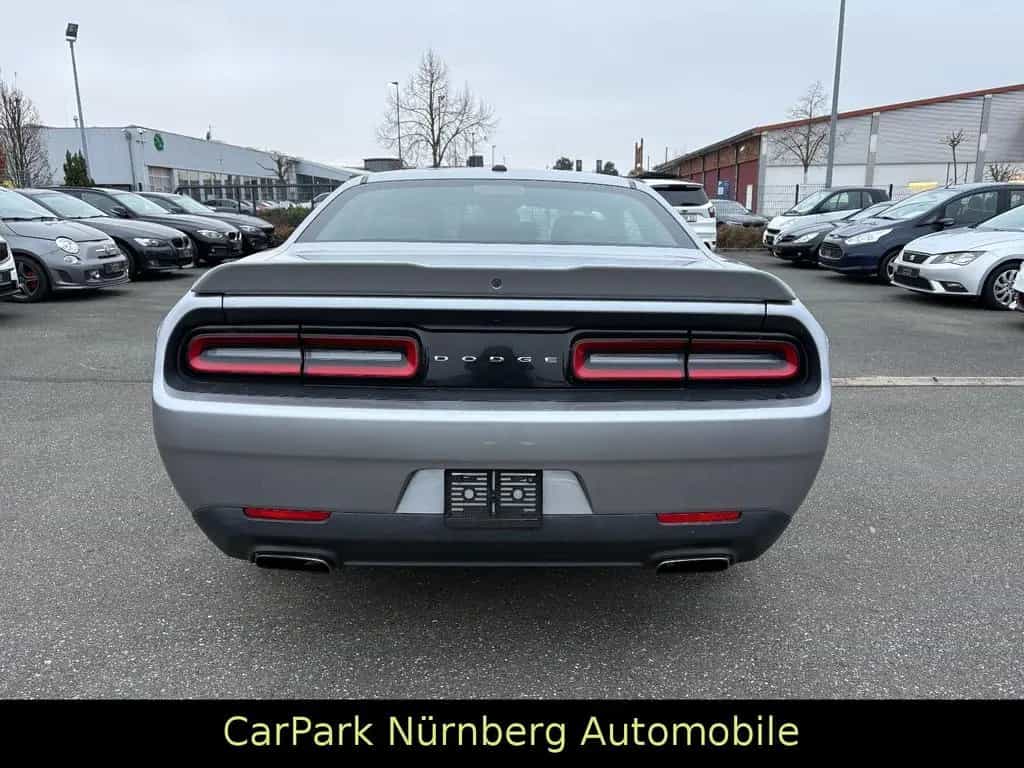 Dodge Challenger 08/2021-photo-5