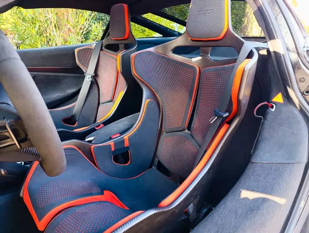 McLaren 720S Carbon 765LT 06/2019-photo-1