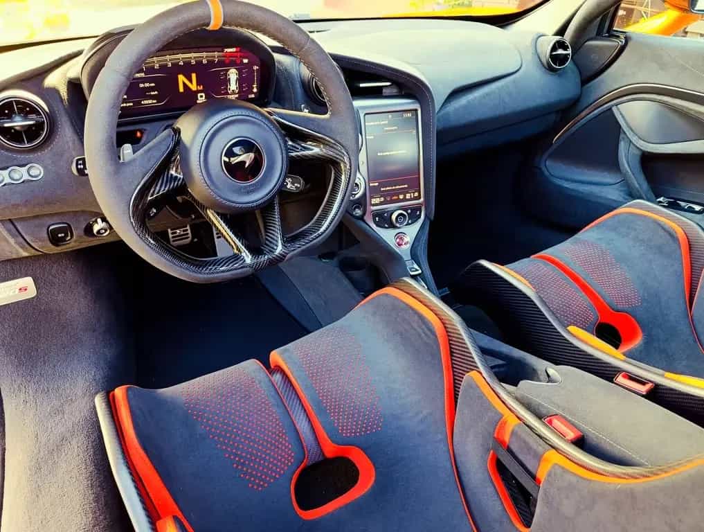 McLaren 720S Carbon 765LT 06/2019-photo-3