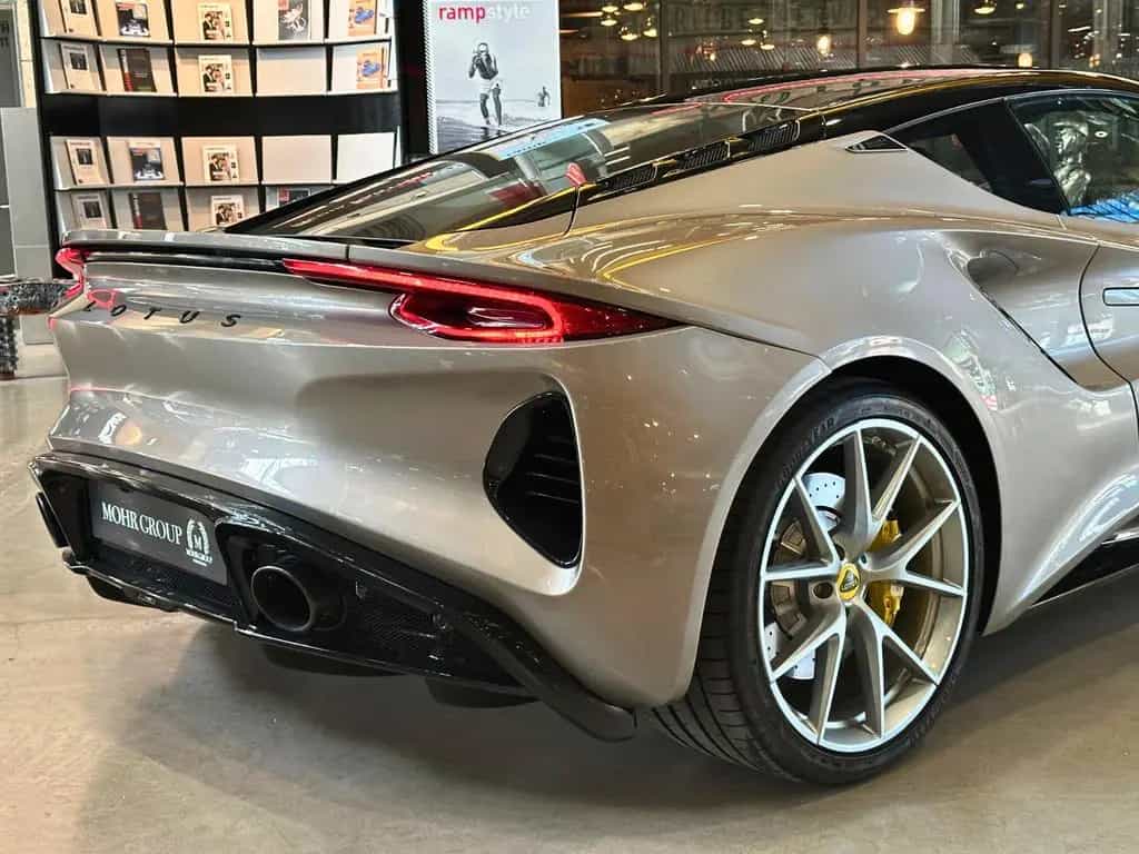 Lotus Emira 3.5 V6 Komo-Tec 475PS /  Alcantara 08/2023-photo-14