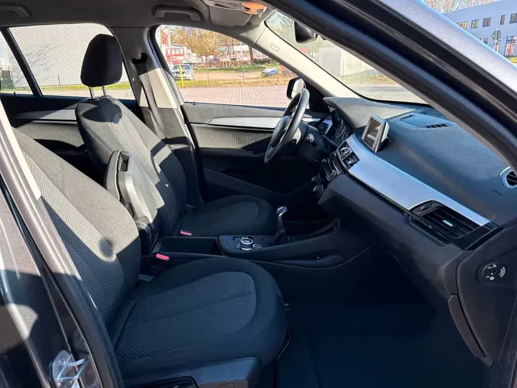 BMW X1 sDrive 18 i Advantage Garantie* Kamera* Navi* 11/2016-photo-15