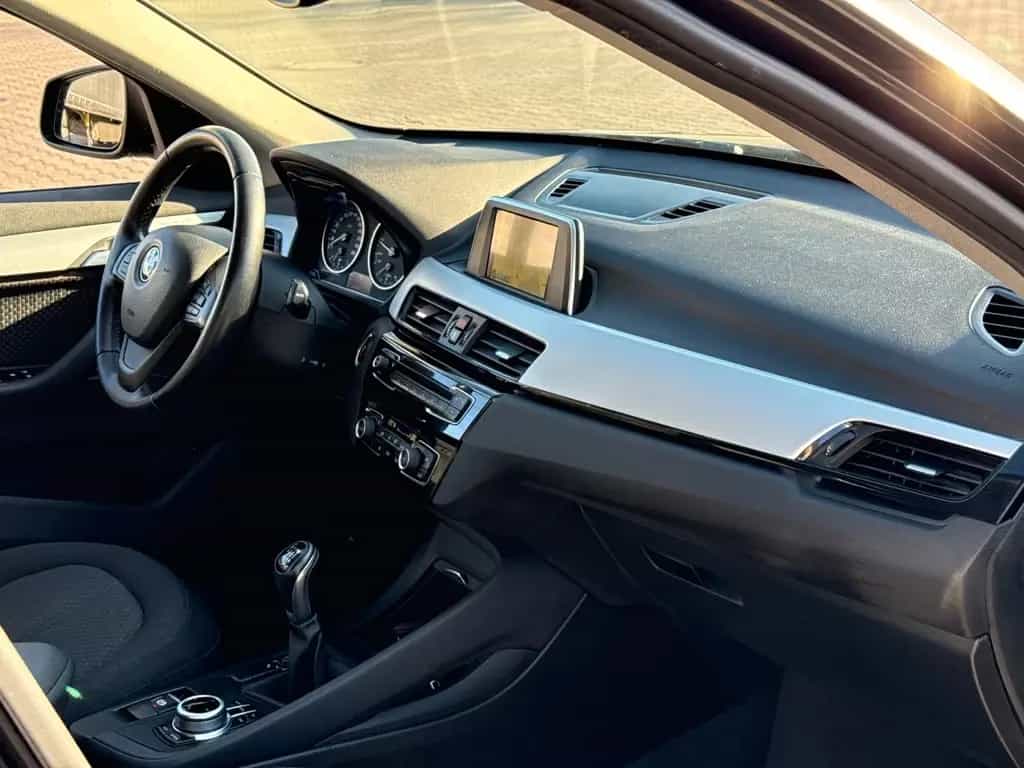 BMW X1 sDrive 18 i Advantage Garantie* Kamera* Navi* 11/2016-photo-16