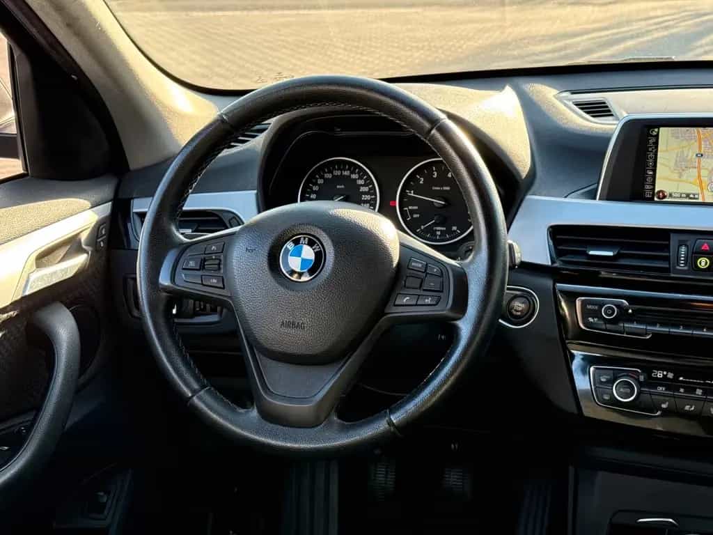 BMW X1 sDrive 18 i Advantage Garantie* Kamera* Navi* 11/2016-photo-18