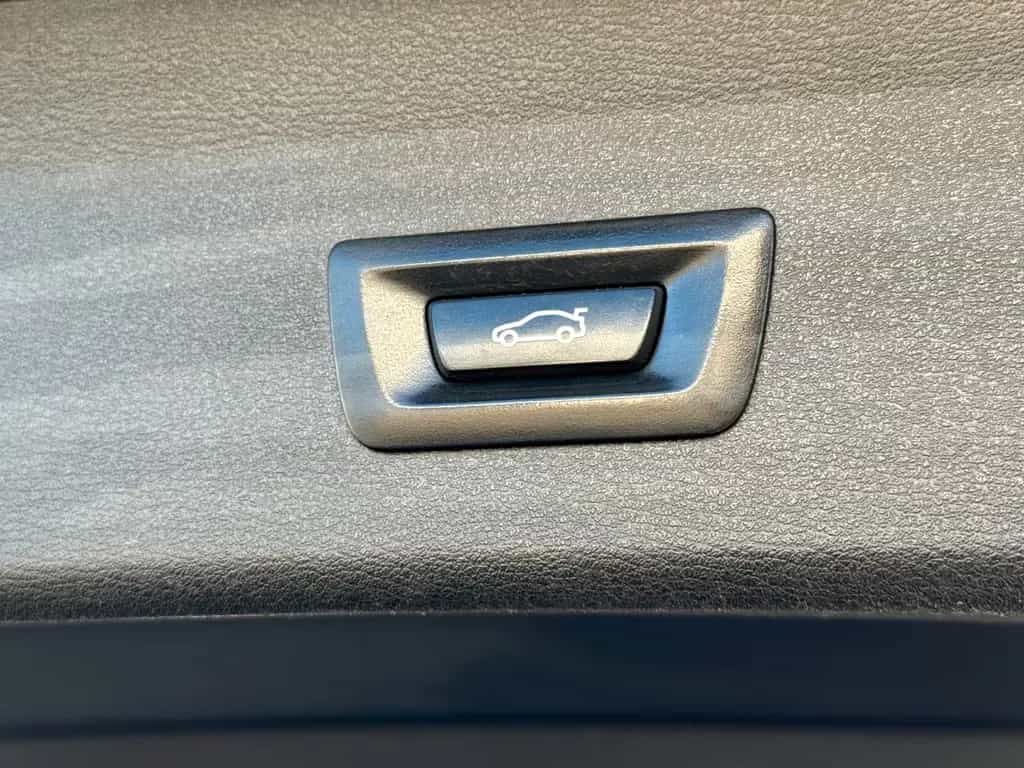 BMW X1 sDrive 18 i Advantage Garantie* Kamera* Navi* 11/2016-photo-21