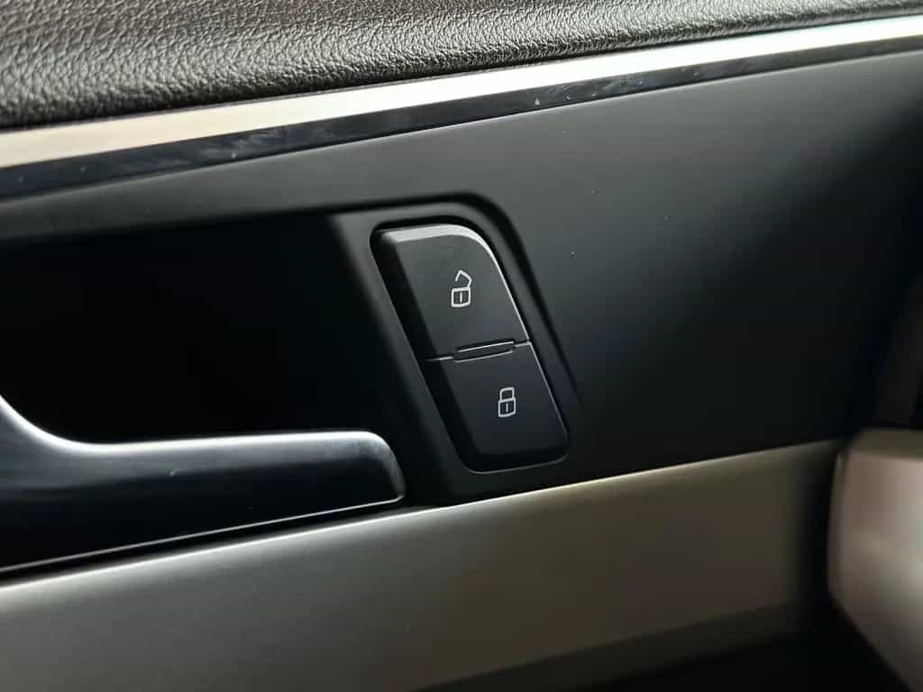 Audi A4 2.0TFSI SPORT MATRIX#B&O#SHZ#NAV#TEMP#KEYLESS 02/2018-photo-28