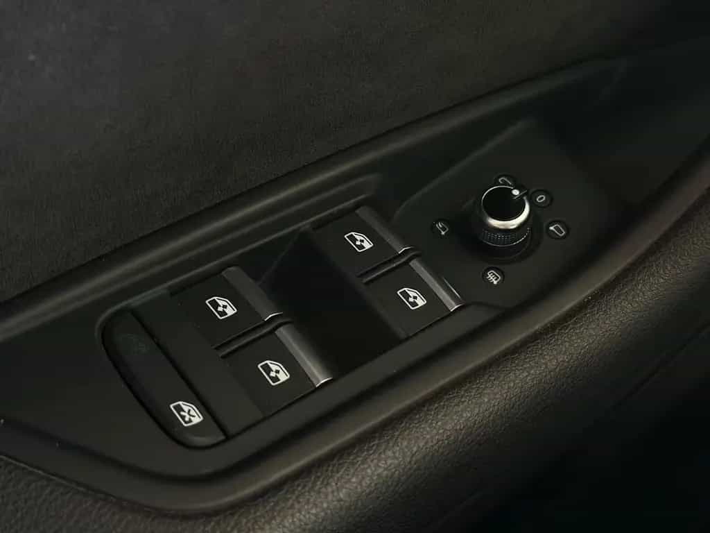 Audi A4 2.0TFSI SPORT MATRIX#B&O#SHZ#NAV#TEMP#KEYLESS 02/2018-photo-29