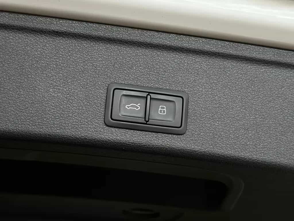 Audi A4 2.0TFSI SPORT MATRIX#B&O#SHZ#NAV#TEMP#KEYLESS 02/2018-photo-39