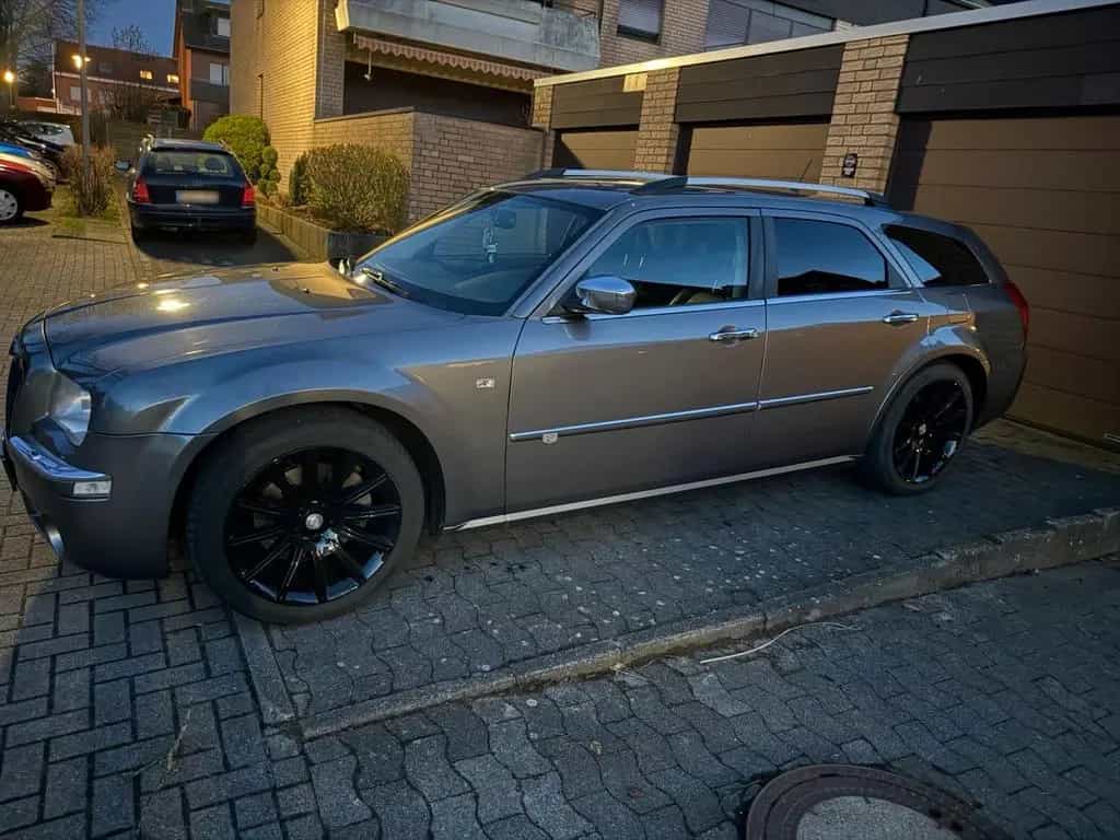 Chrysler 300C 04/2008-photo-0