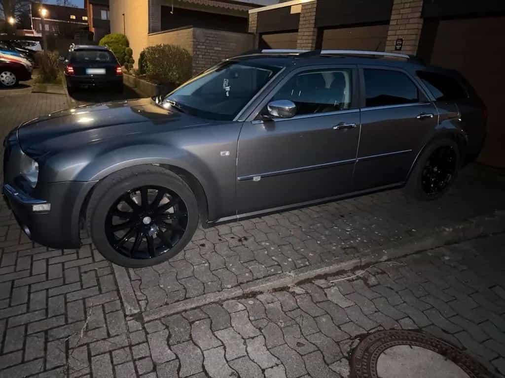 Chrysler 300C 04/2008-photo-1