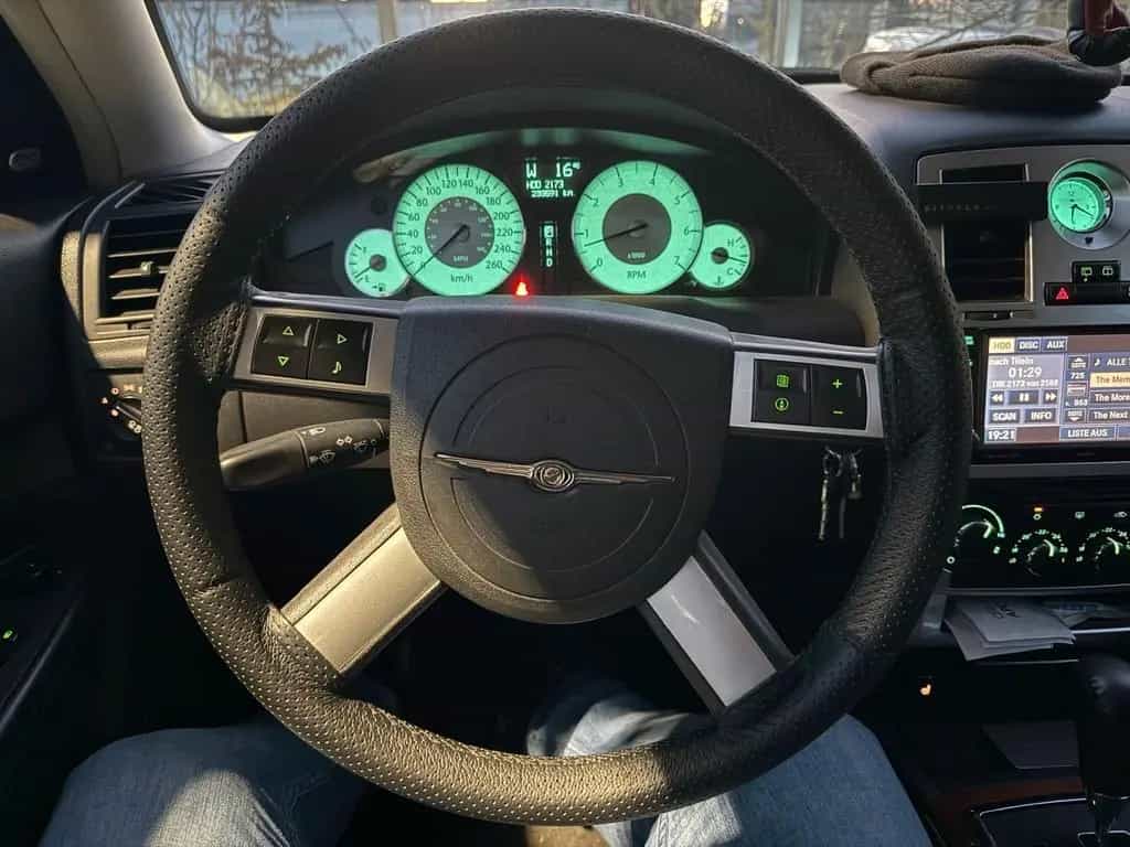 Chrysler 300C 04/2008-photo-3