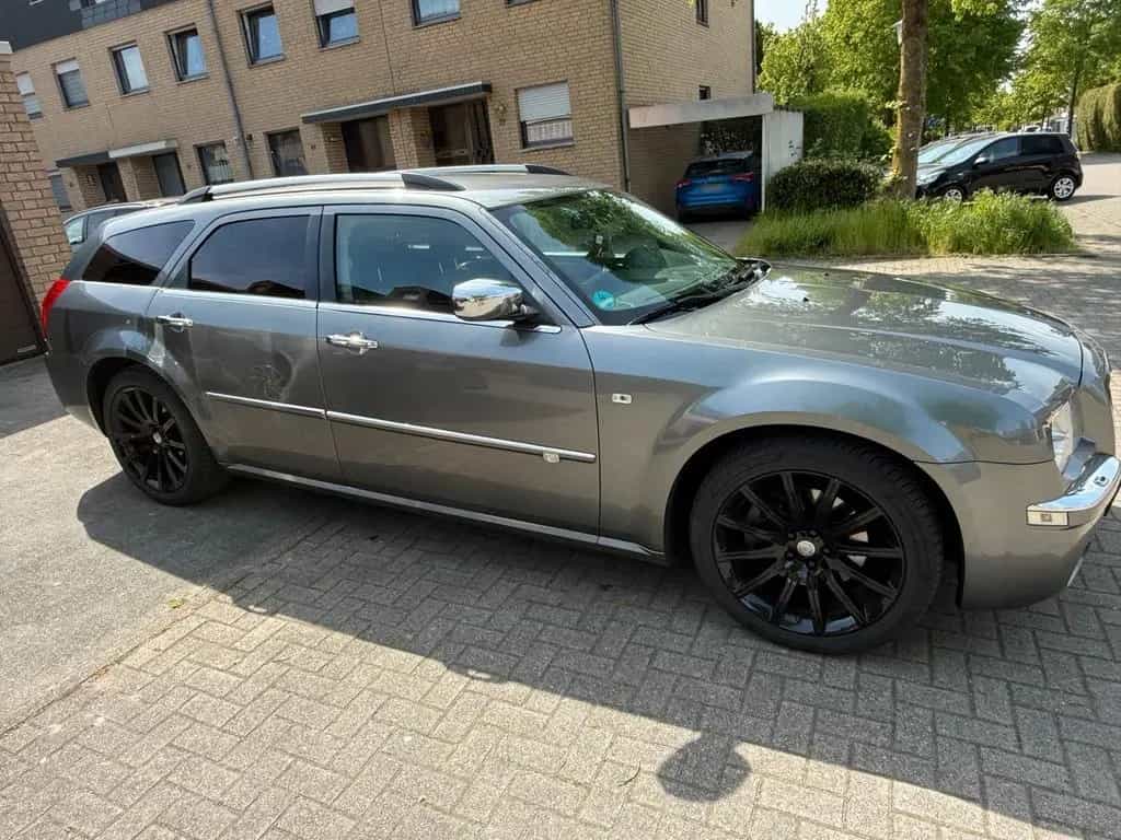 Chrysler 300C 04/2008-photo-9