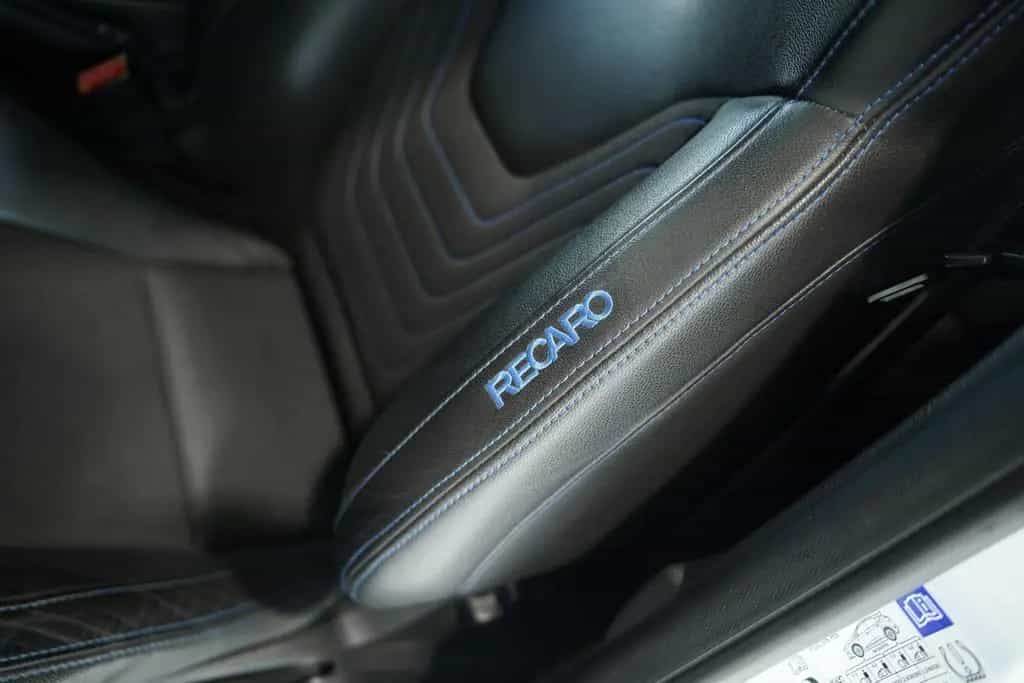 Ford Focus RS *19 Zoll *Recaro*MILLTEK*Navi*Öhlins* 05/2016-photo-27