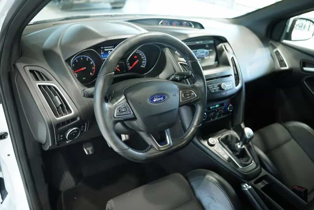 Ford Focus RS *19 Zoll *Recaro*MILLTEK*Navi*Öhlins* 05/2016-photo-28