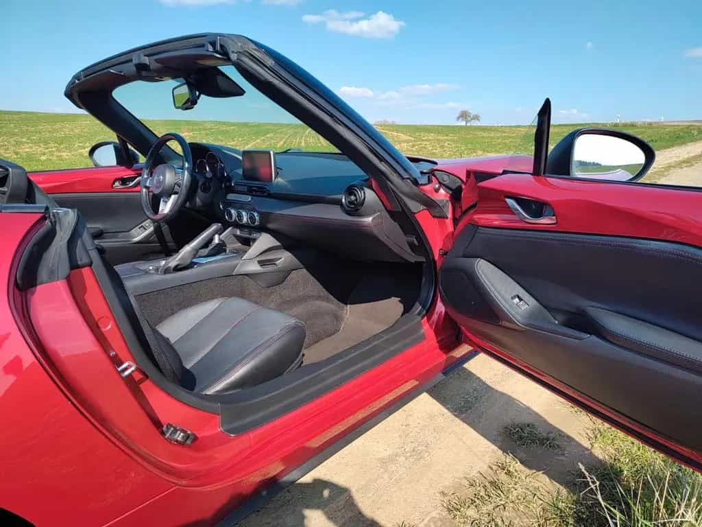 Mazda MX-5 1.5 SKYACTIV-G 132 Exclusive-Line 05/2017-photo-9