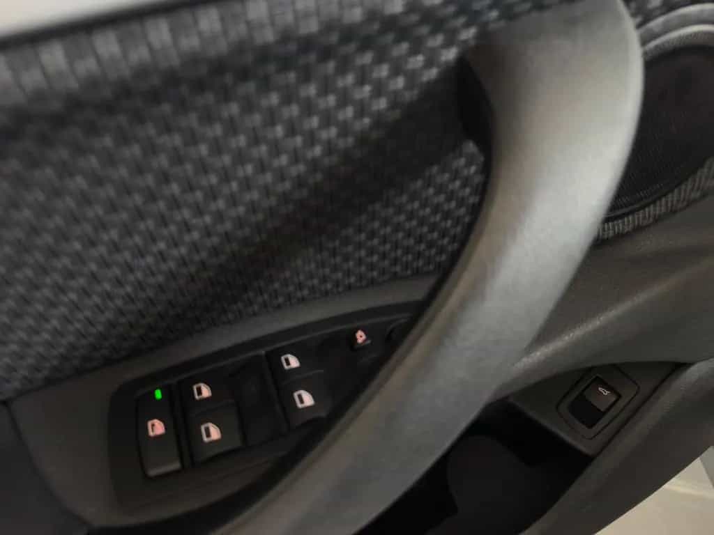 BMW X1 sDrive 18 I Advantage*PANO*STANDHEIZUNG*LED* 12/2019-photo-12