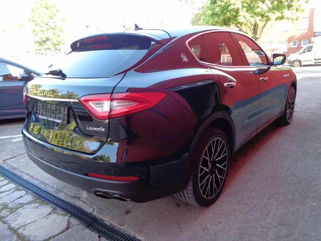 Maserati Levante Q4 3.0 V6 DIESEL NAVI*XENON*PANO*LUFT 03/2018-photo-4