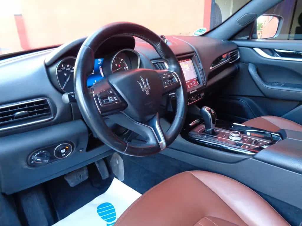 Maserati Levante Q4 3.0 V6 DIESEL NAVI*XENON*PANO*LUFT 03/2018-photo-8