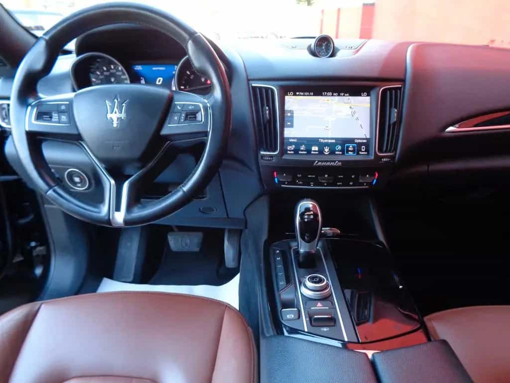 Maserati Levante Q4 3.0 V6 DIESEL NAVI*XENON*PANO*LUFT 03/2018-photo-9