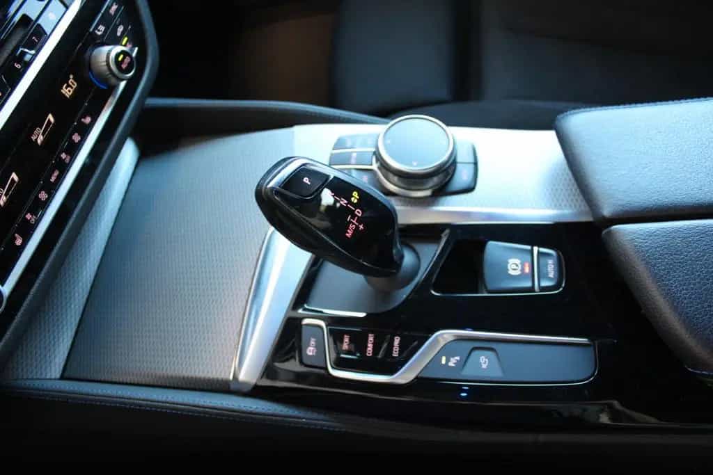BMW 520 d M Sport Standheizung Hifi Keyless 360 10/2018-photo-21