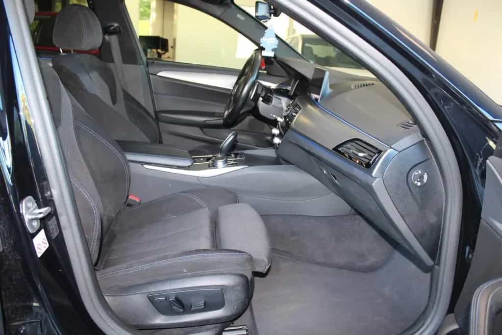 BMW 520 d M Sport Standheizung Hifi Keyless 360 10/2018-photo-25