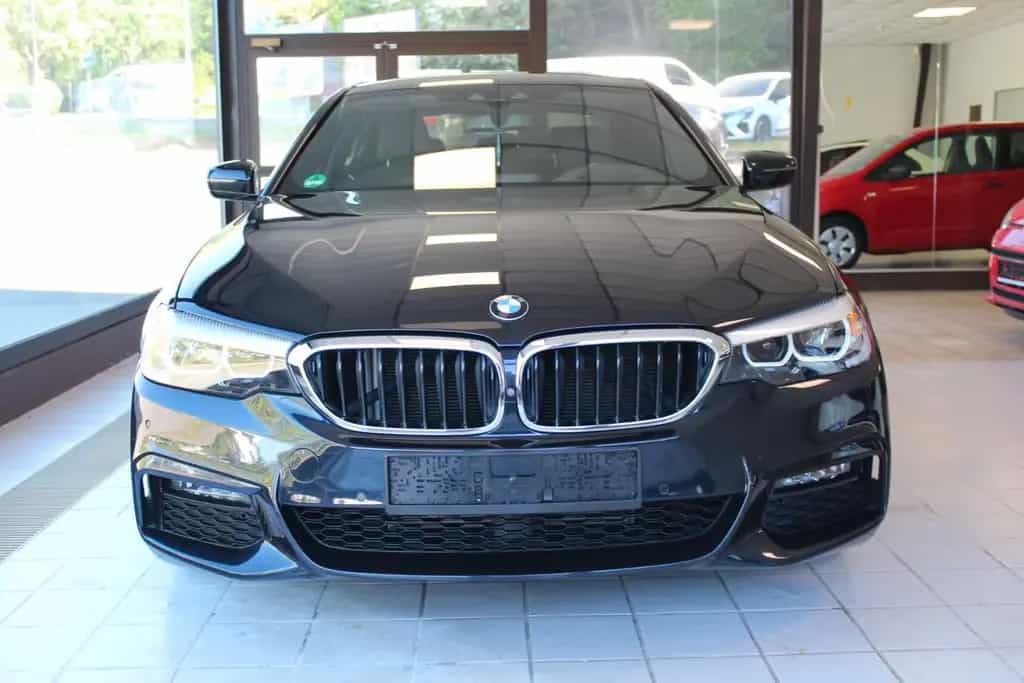 BMW 520 d M Sport Standheizung Hifi Keyless 360 10/2018-photo-3